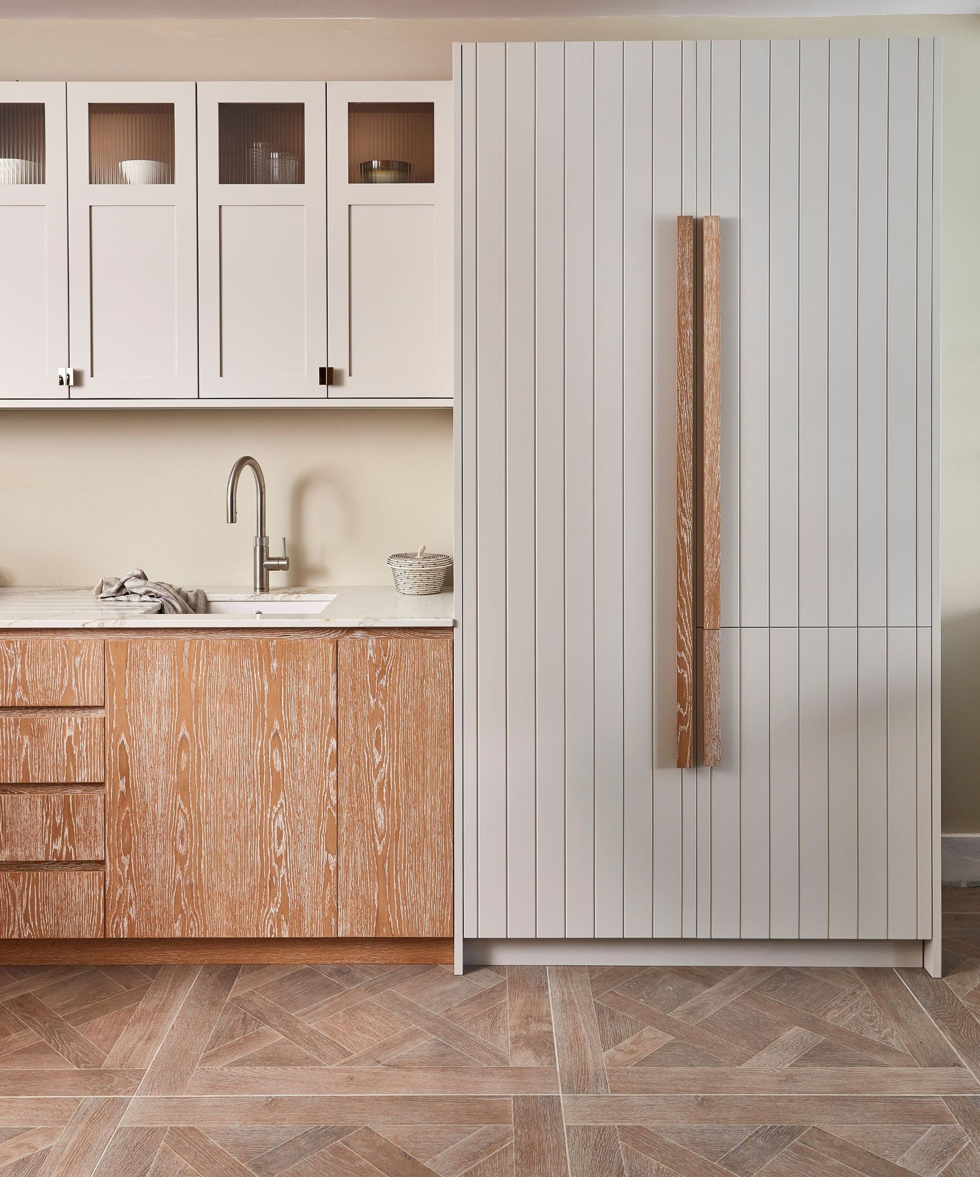 6 outdated kitchen cabinet trends you should avoid in 2025 | Homes and ...