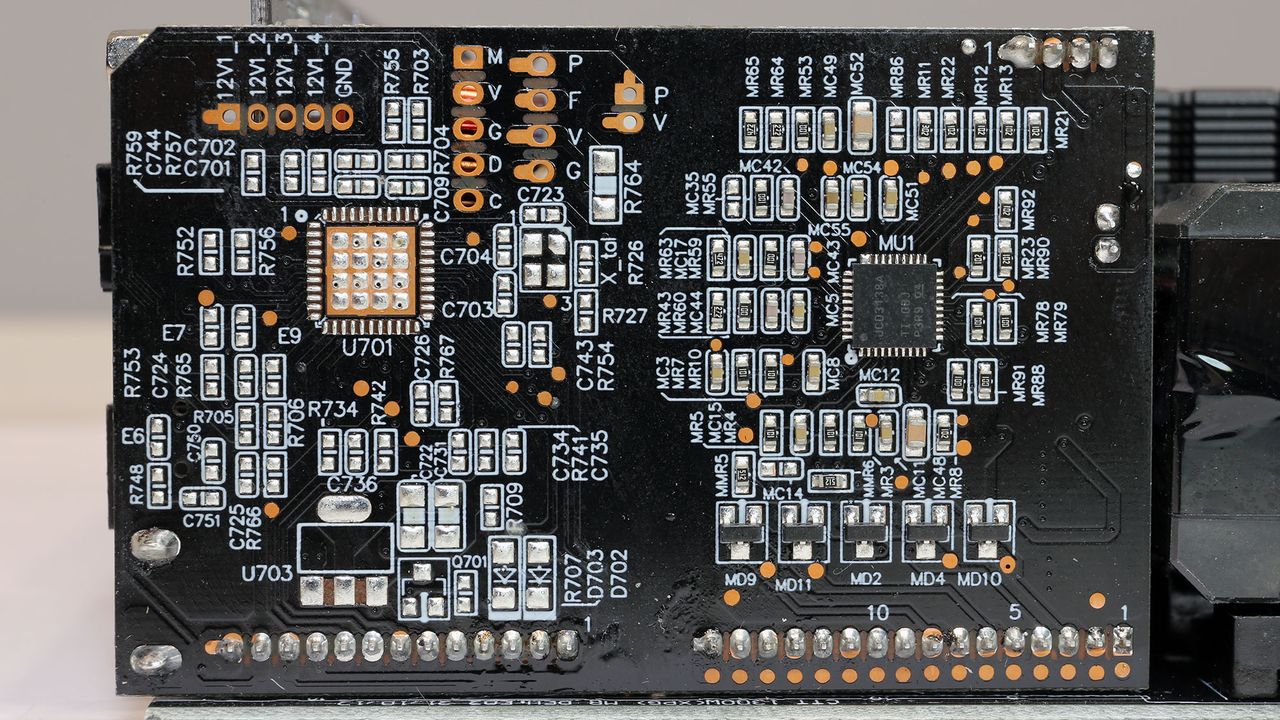 XPG Cybercore 1000
