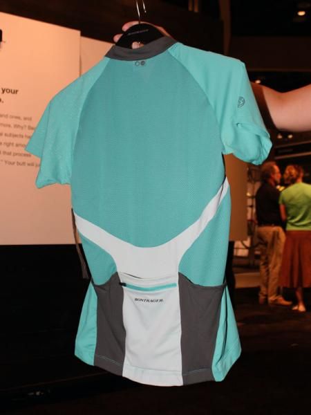 Bontrager says the Y-shaped panel on the rear of the women's Race jersey provides a noticeably slimming effect.