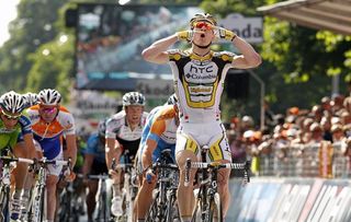 Andre Greipel (Team HTC - Columbia) celebrates his victory in the Giro's 18th stage.