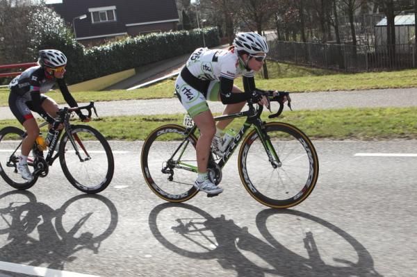 Suzanne De Goede (Skil-1t4i) took a turn at the front