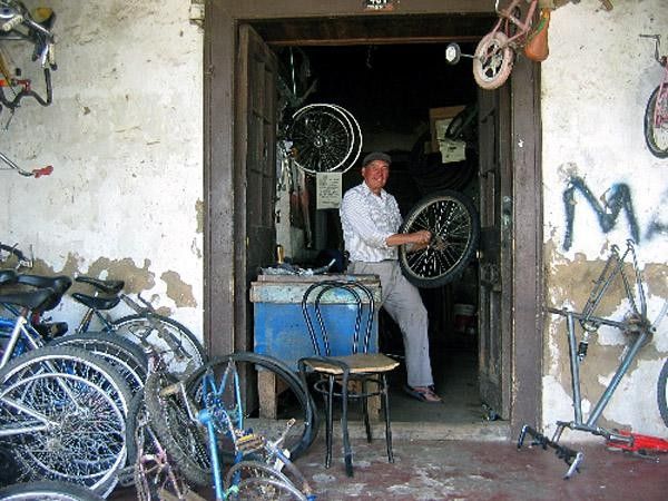 Does this Chilean bike shop
