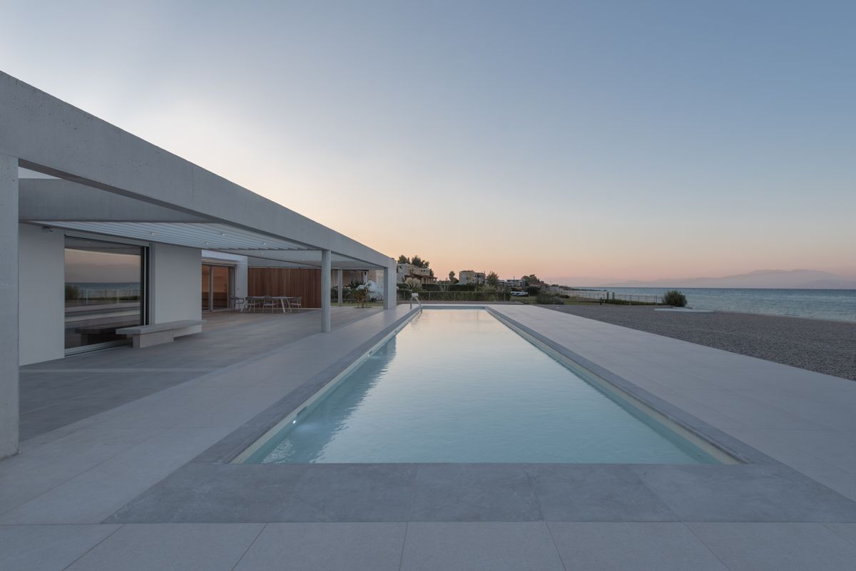 New Take On The Greek Beach House By Athens Based R C TECH Wallpaper new-take-on-the-greek-beach-house-by-athens-based-r-c-tech-wallpaper