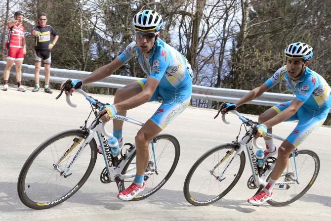 Nibali followed by teammate Uru (Astana) on Stage 2