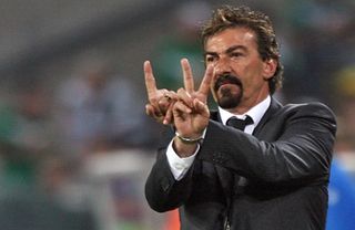 Mexico coach Ricardo La Volpe gives instructions during a game against Angola at the 2006 World Cup.