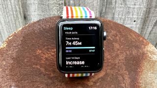 Image shows the Apple Watch 3 sleep tracking function.