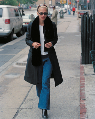 Carolyn Bessette-Kennedy style: Street style image