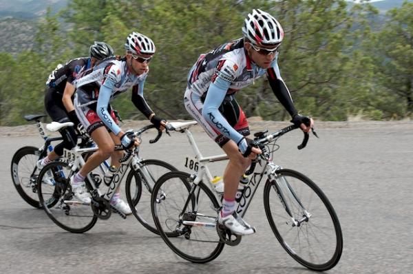 Morgan Schmitt leads United Healthcare teammate Max Jenkins and Burke Swindlehurst (Team Give).
