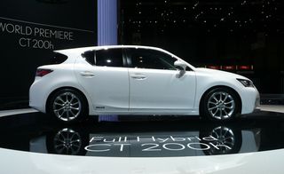 Image of white Lexus Ct200h