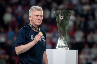 West Ham's manager David Moyes celebrates after winning of the Europa Conference Football League match between West Ham United and Fiorentina, at the Fortuna Arena in Prague, Czech Republic on June 7, 2023. (Photo by Lukas Kabon/Anadolu Agency via Getty Images)