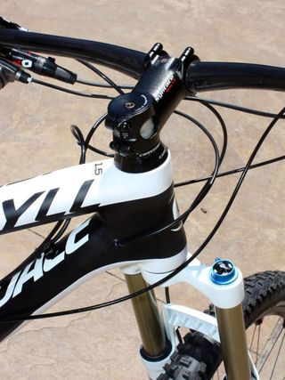 Cannondale has opted for straight 1.5" head tubes across the Jekyll range.