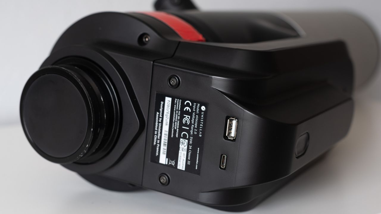 USB connection ports on the underside of the evscope 2