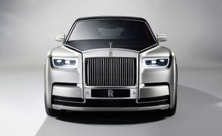 Front view of the Rolls-Royce Phantom