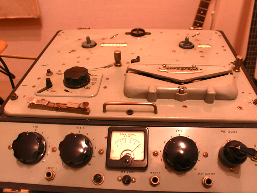 Valve tape machine