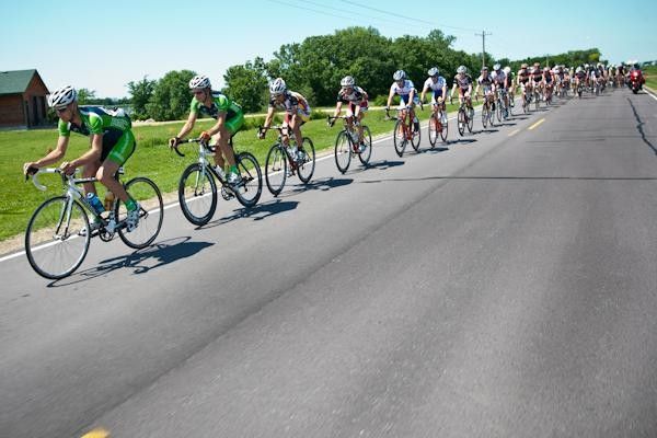 Ciclismo Racing decides the break has gotten too far up the road.