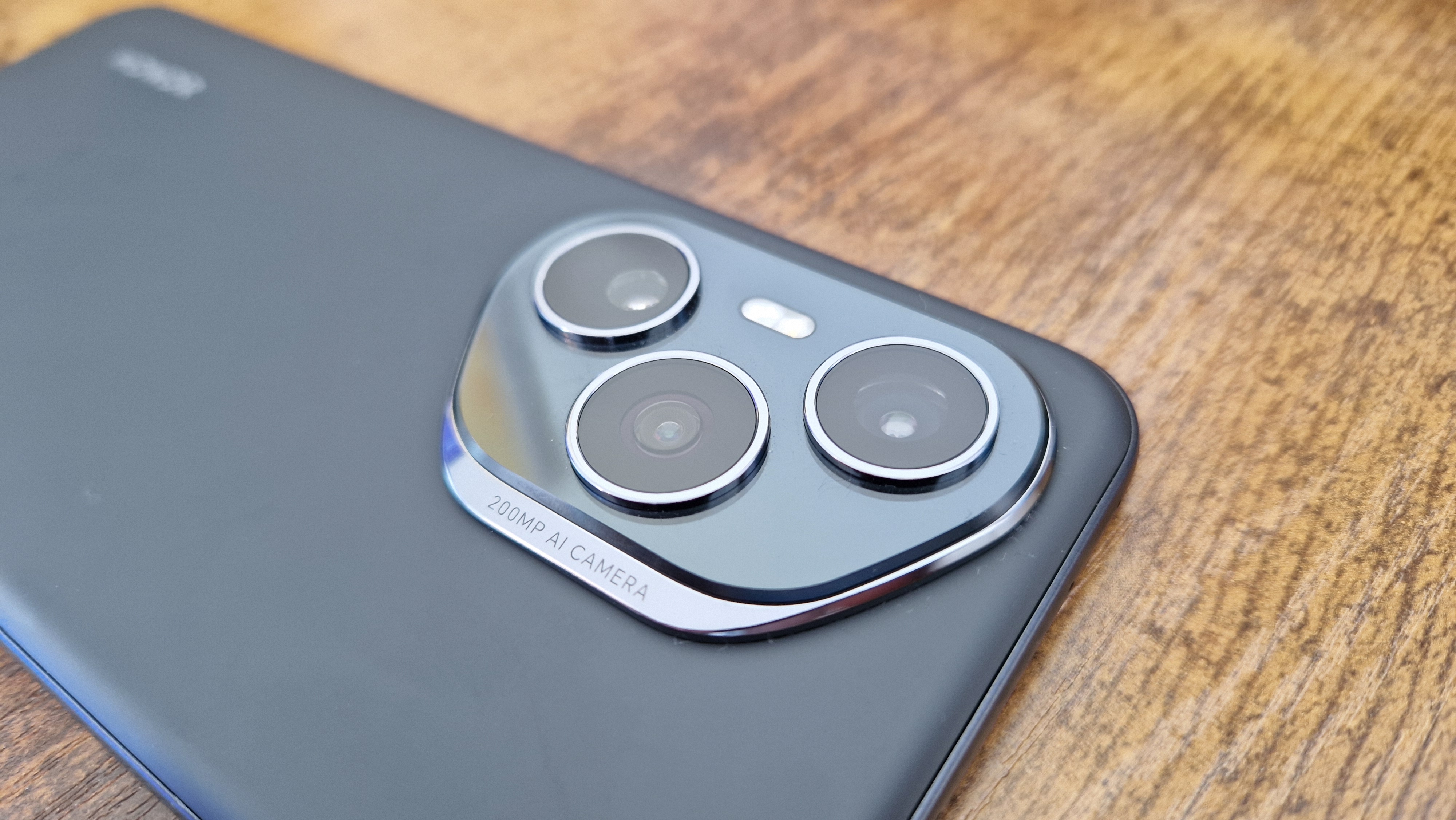 The camera array of the Honor 400 Pro