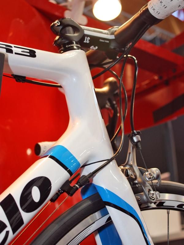 The 2011 Cerv&eacute;lo R3 will get a tapered 1 1/8"-to-1 3/8" head tube.