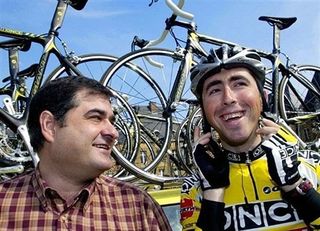 Manolo Saiz as directeur sportif for Once and with one of his most successful riders, Joseba Beloki.