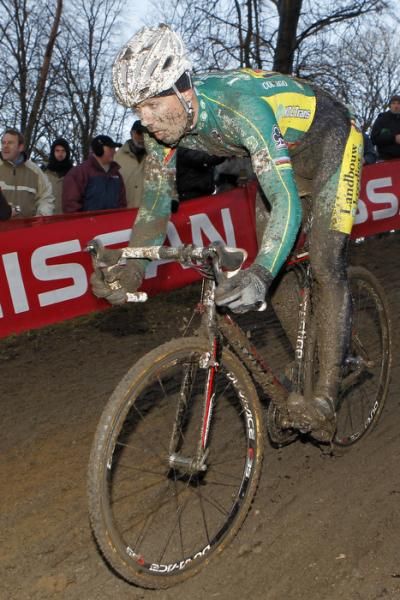 Sven Nys on his way to winning the Namur World Cup