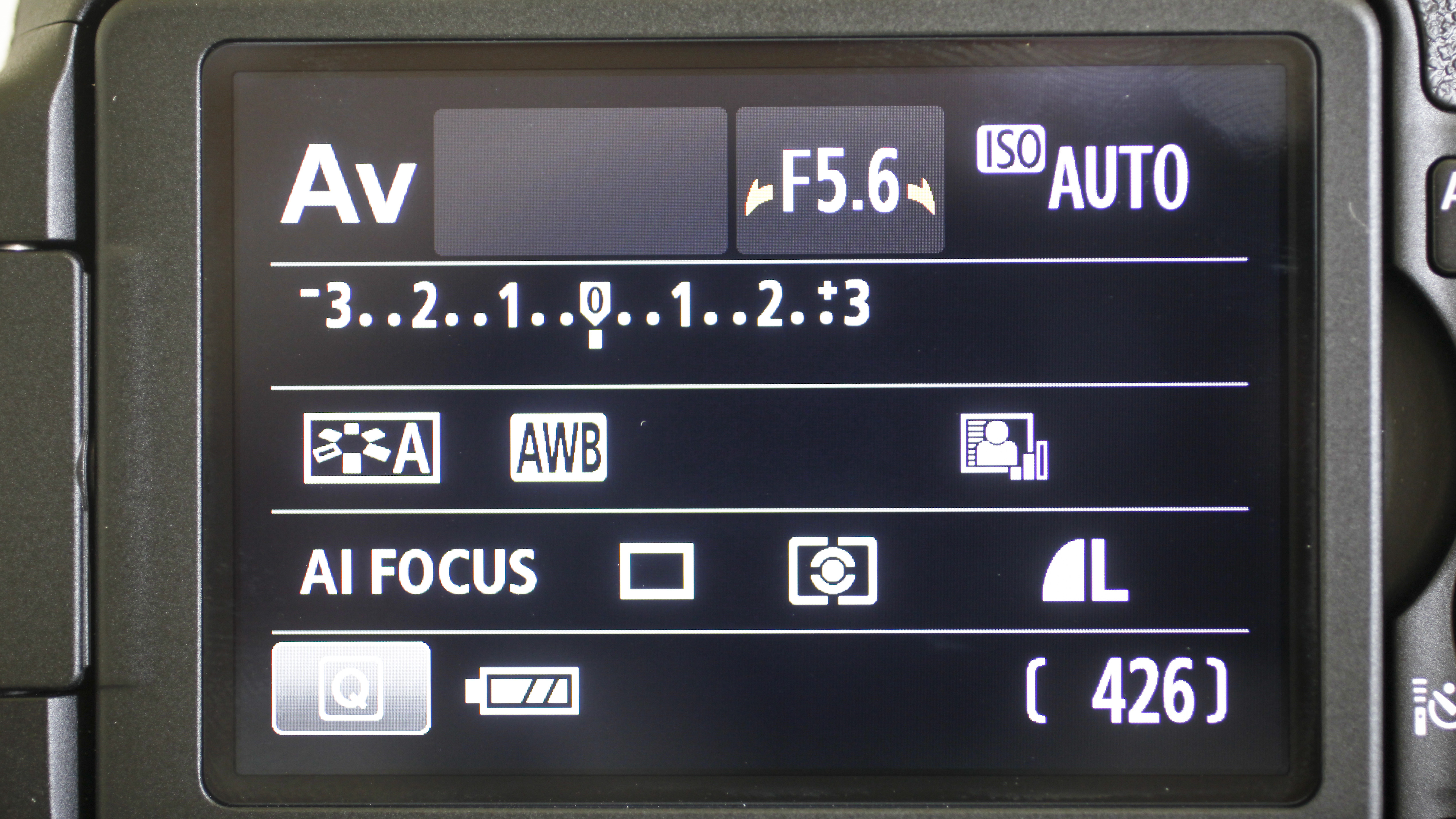 Canon EOS M vs Canon EOS 650D