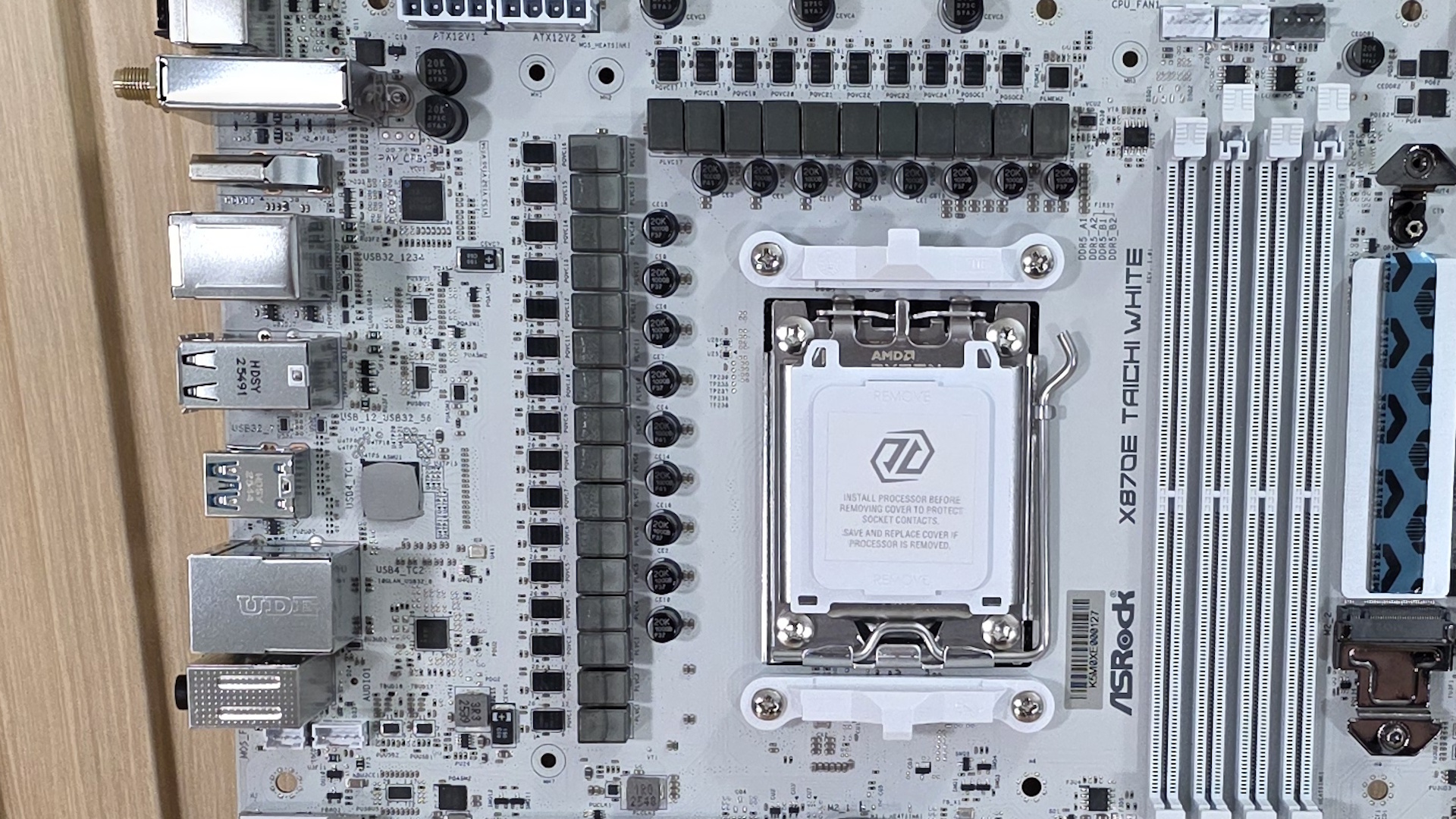 ASRock X870E Taichi White - VRMs