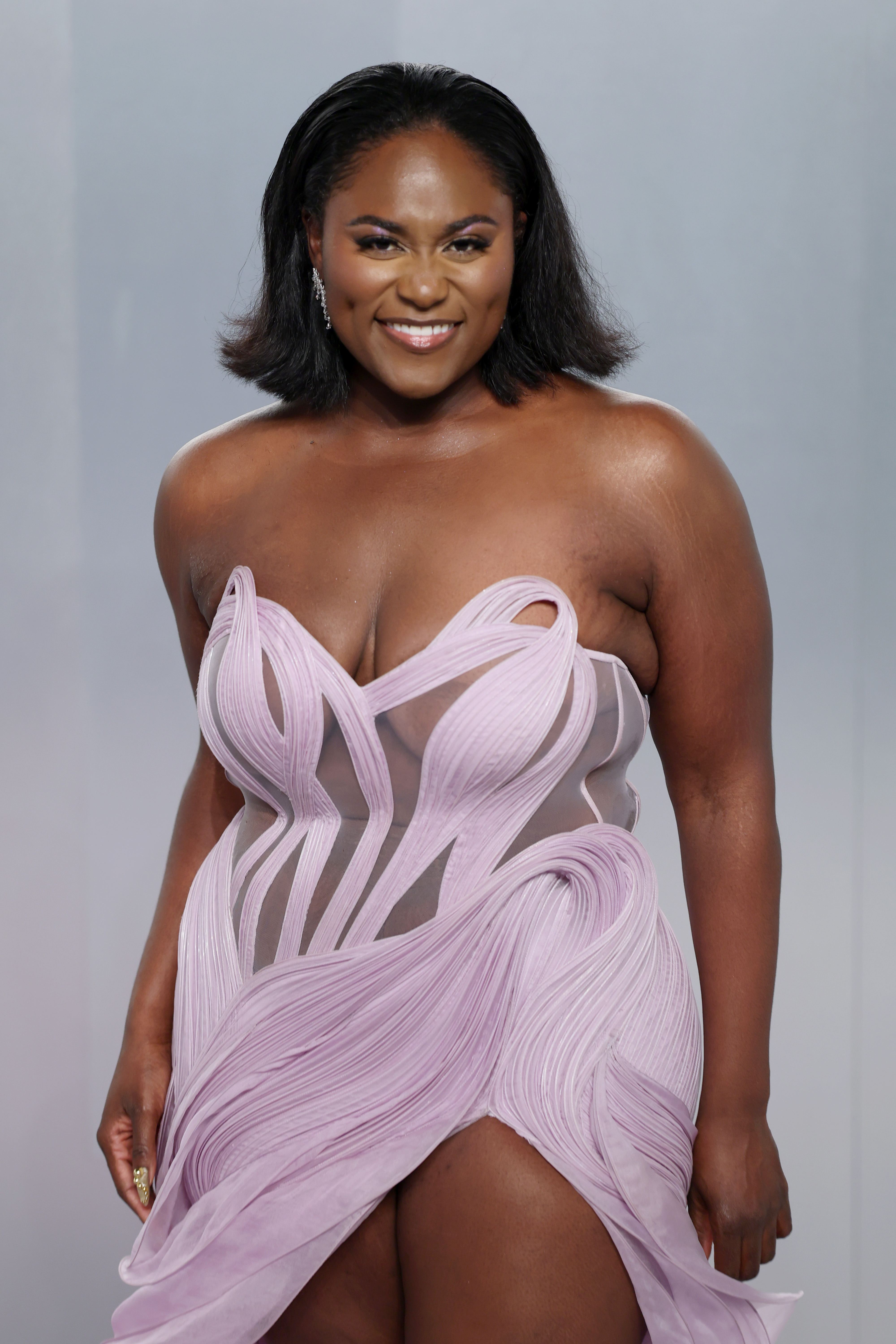 danielle brooks attends the vanity fair oscar party