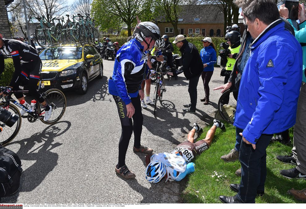 Alexis Vuillermoz (AG2R) crashes in Amstel Gold Race
