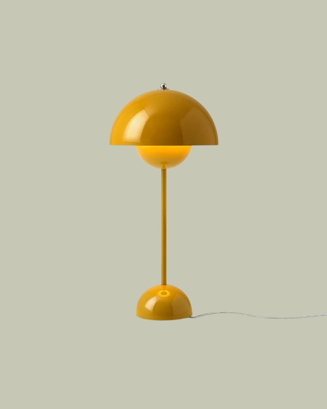 &amp;amp;Tradition VP3 Flowerpot Table Lamp.