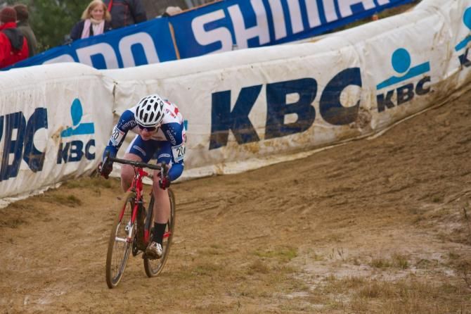 The tricky descent with an off camber pitch and ruts at Zolder is never easy. Peter Goguen takes it on smoothly.