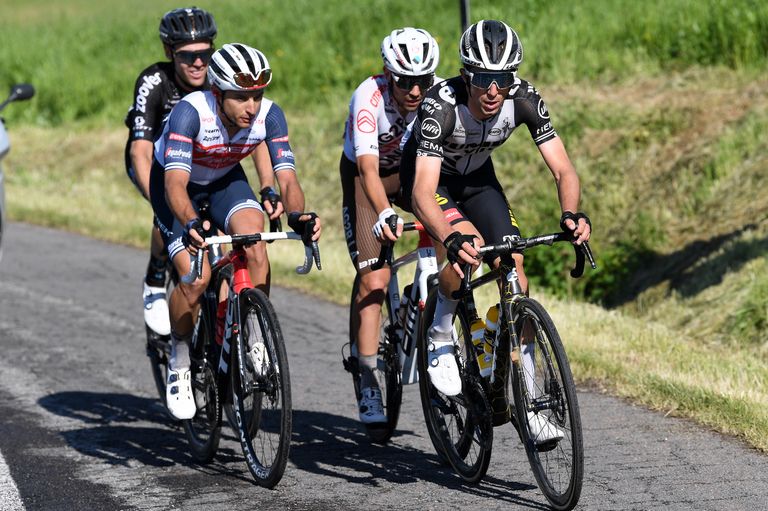 George Bennett leads the break on the final climb of stage 12 in the Giro d'Italia 2021