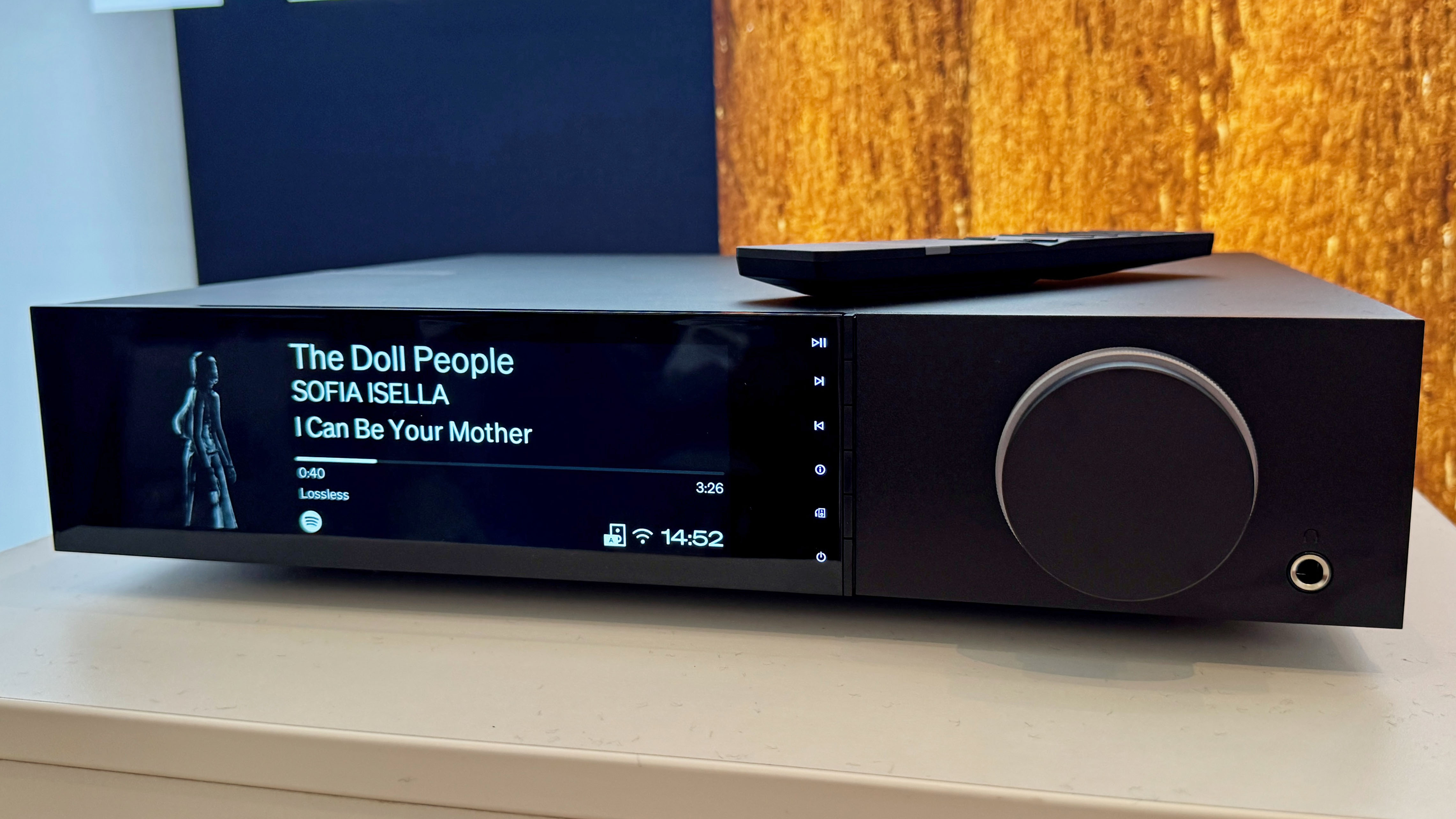 The Cambridge Evo 300 streamer at a trade show show its screen and front controls