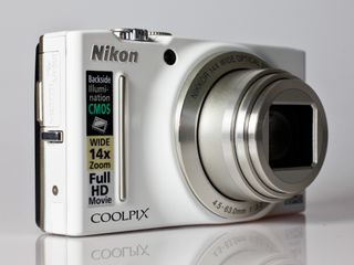 Nikon coolpix s8200 side view front
