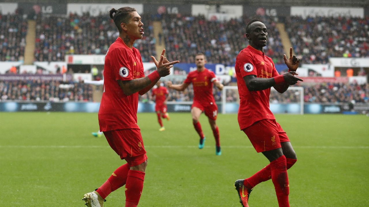 Roberto Firmino (left) and Sadio Mane of Liverpool 