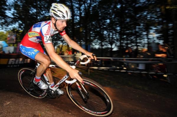 Kevin Pauwels (Sunweb-Revor) dropped his bike in a turn and faded to seventh