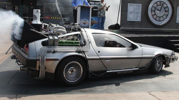 A model of Back to the Future&amp;#039;s flying DeLorean