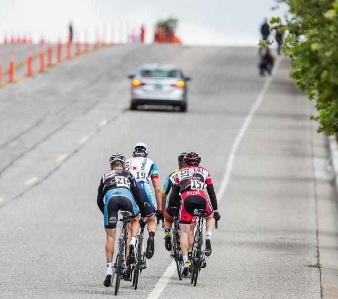 The break pushes for the summit