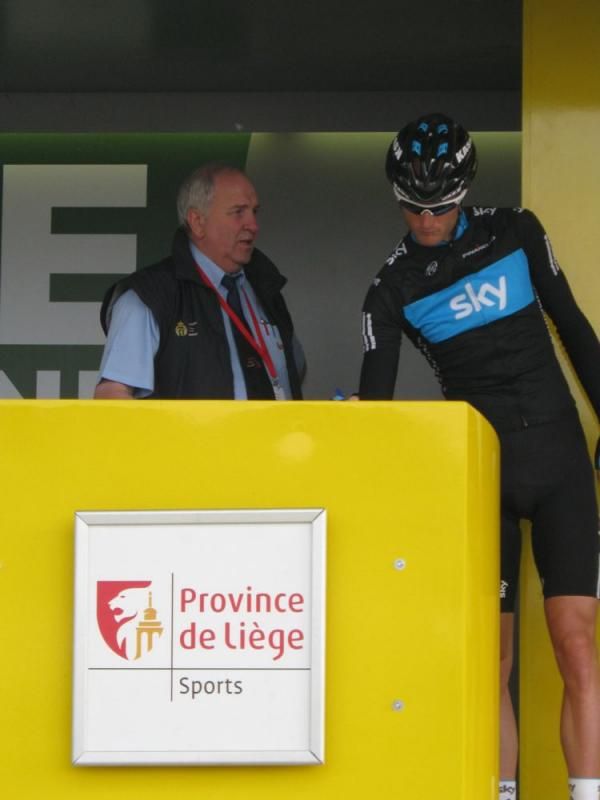 Steve Cummings (Team Sky) signs on