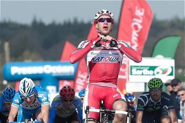 Denis Galimzyanov (Katusha) celebrates victory in the opening stage of Circuit Cycliste Sarthe.