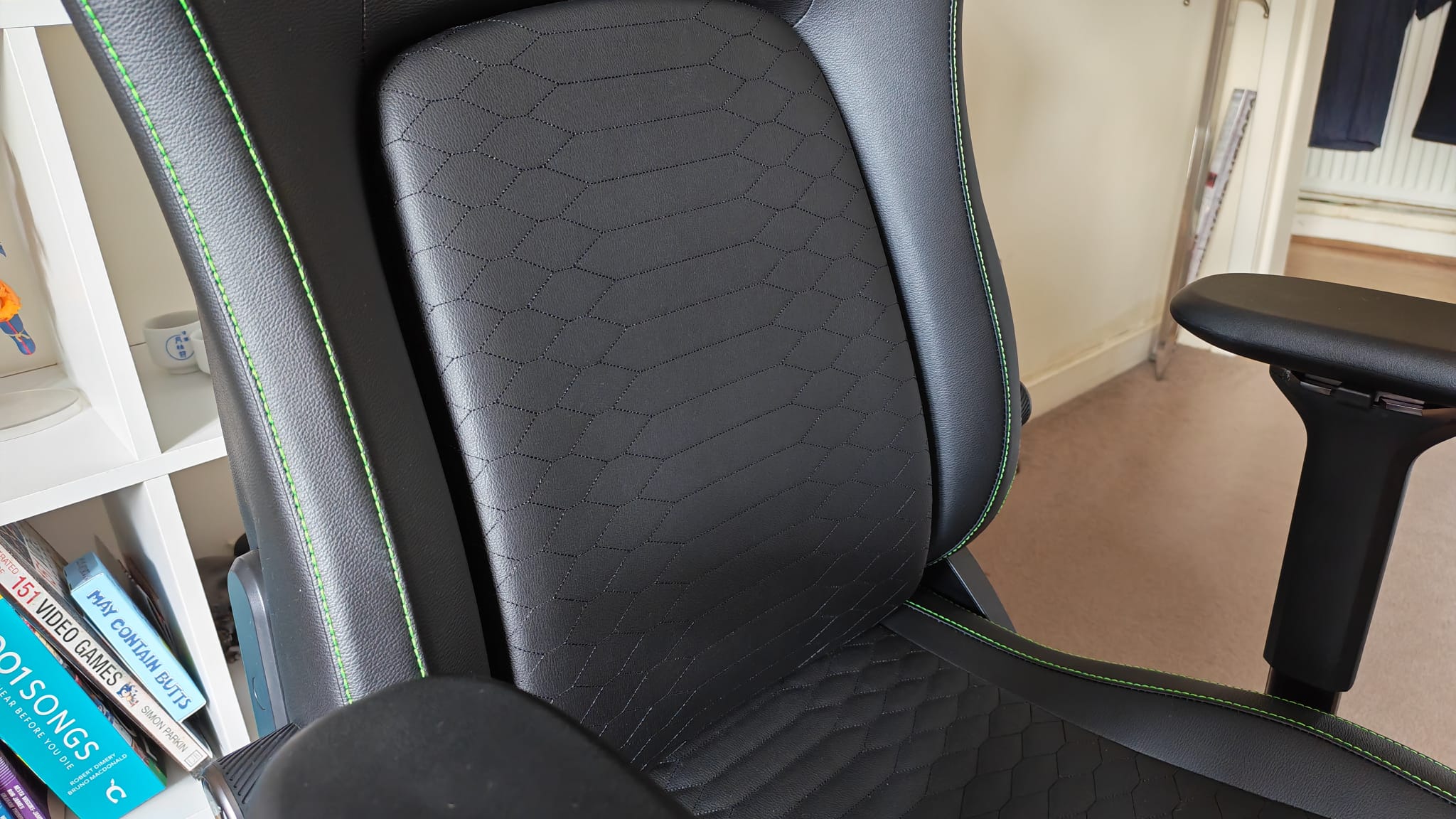 The floating backrest on the Razer Iskur V2 NewGen