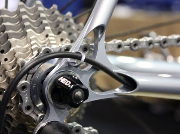 A small loop added on the dropout helps guide the Di2 wire.