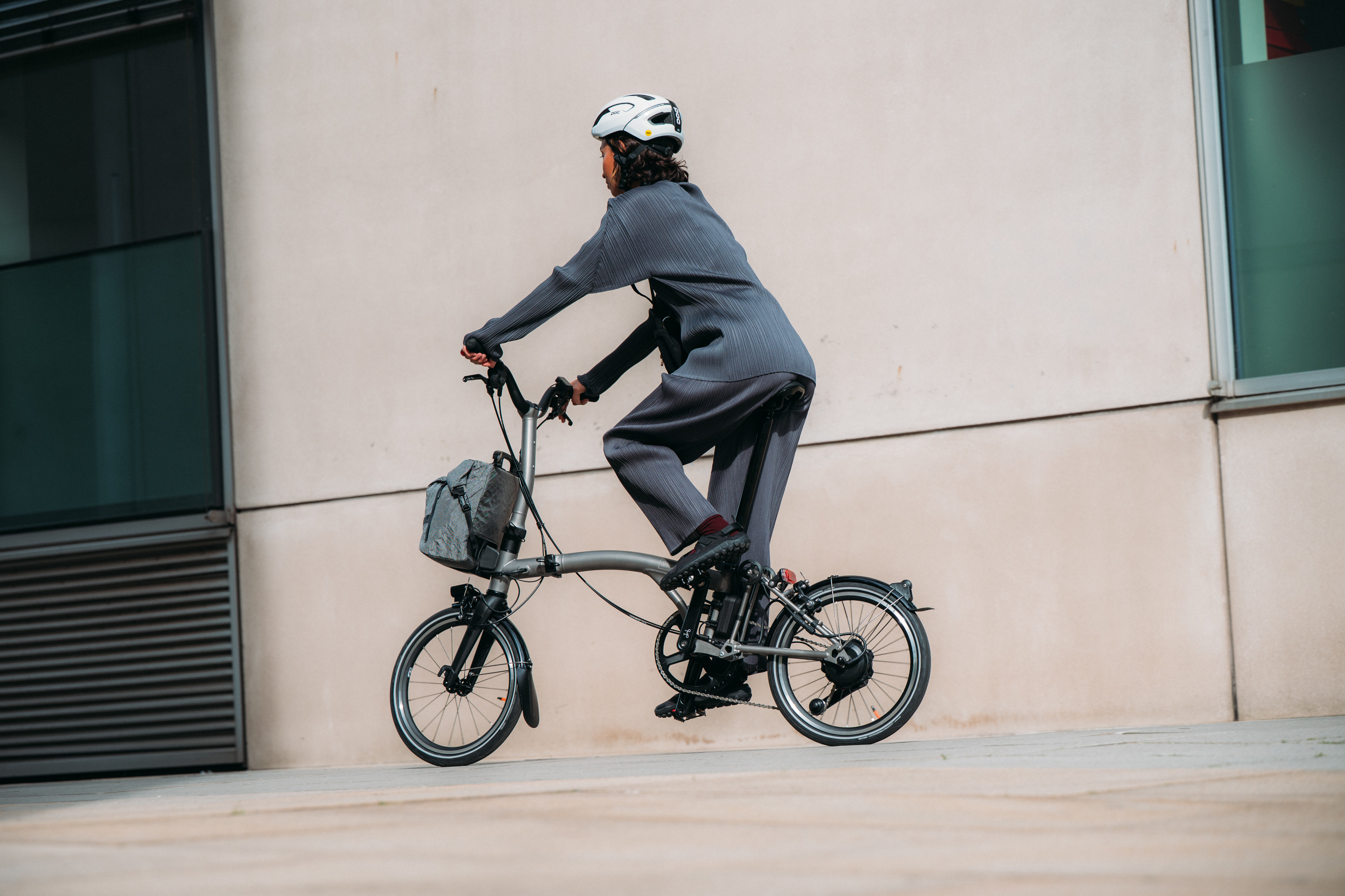 Brompton Electric T Line on the move