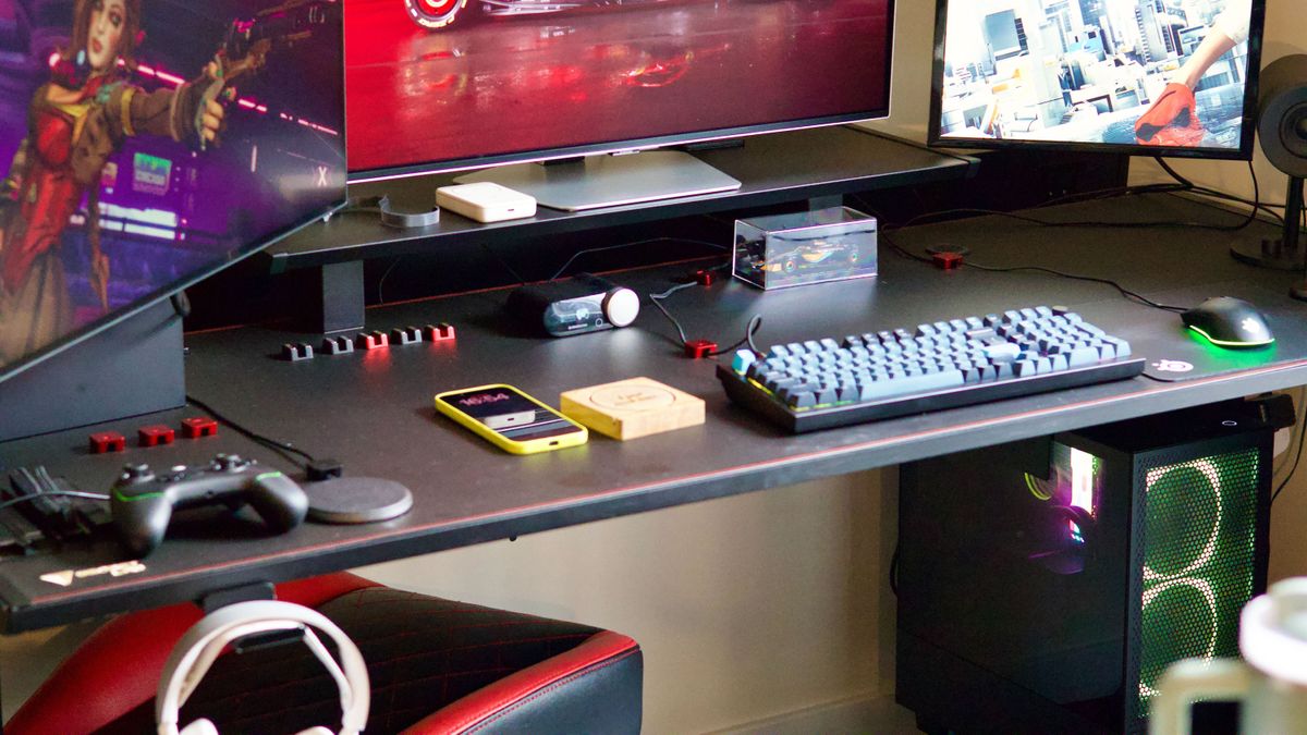 I have the most luxurious standing desk imaginable, but I can't quite bring myself to game while standing