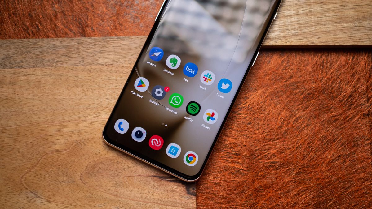 OnePlus 11 Marble Odyssey hands-on