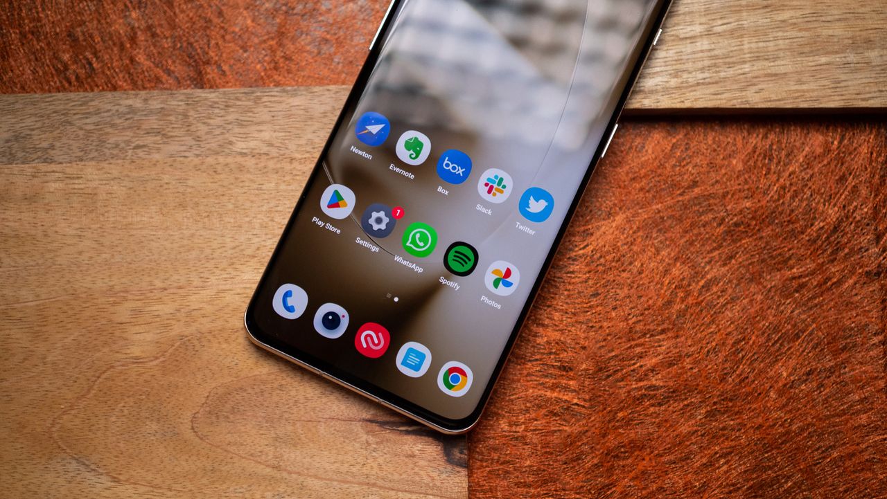 OnePlus 11 Marble Odyssey hands-on