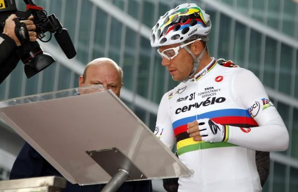 The mighty Thor Hushovd (Cervelo) signs on.