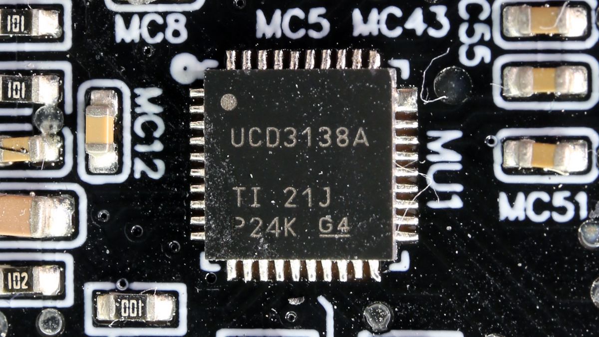 MSI MEG Ai1000P PCIe5
