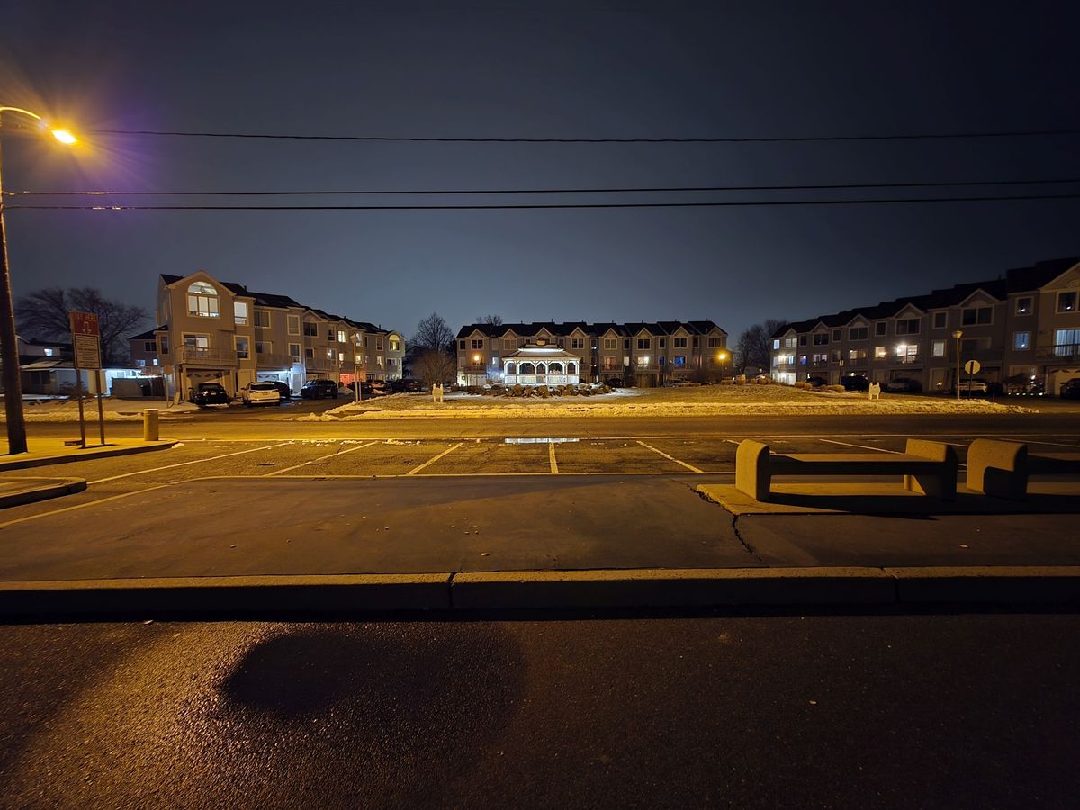 Samsung Galaxy S25 Ultra low light sample.