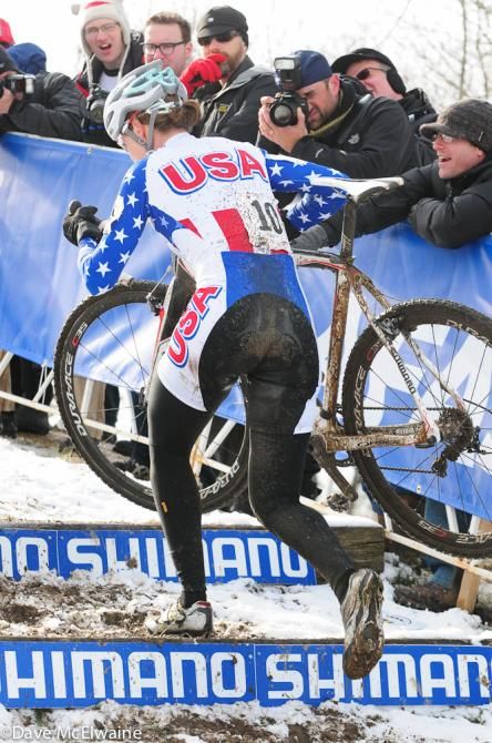Georgia Gould (USA) running the Shimano steps