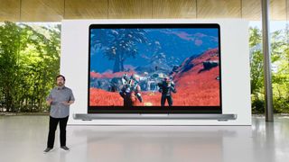 Jeremy Sandmel präsentiert No Man's Sky auf dem MacBook während der WWDC 2022