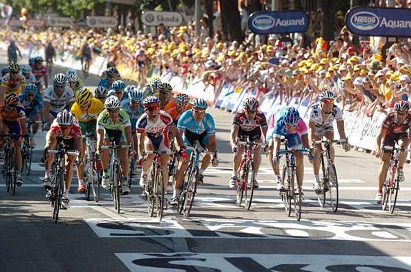 Jimmy Casper (Cofidis) wins the stage